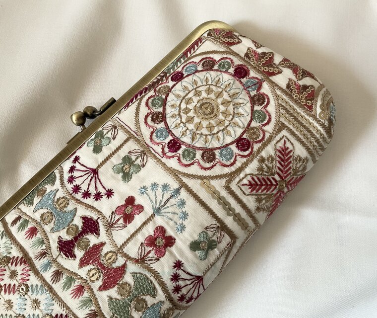 インド刺繍 シンプル 親子がま口長財布 | iichi 日々の暮らしを