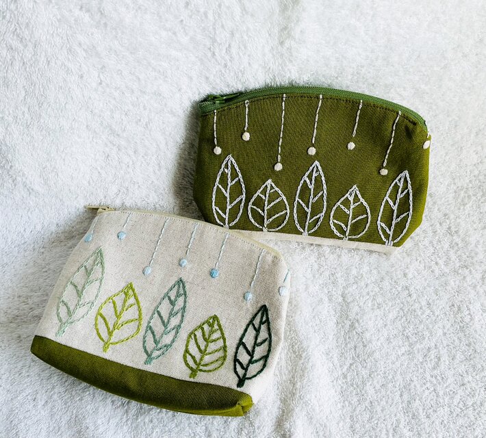 リーフ刺繍のポーチ（キナリ・グリーンティ）