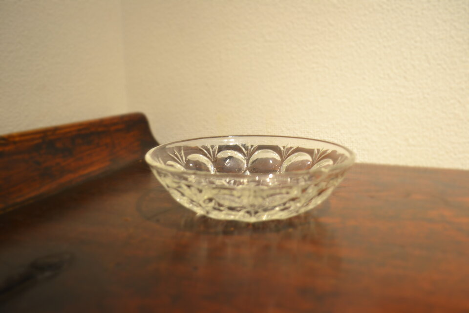 昭和レトロガラス　もだん鉢　一客　レトロデザイン