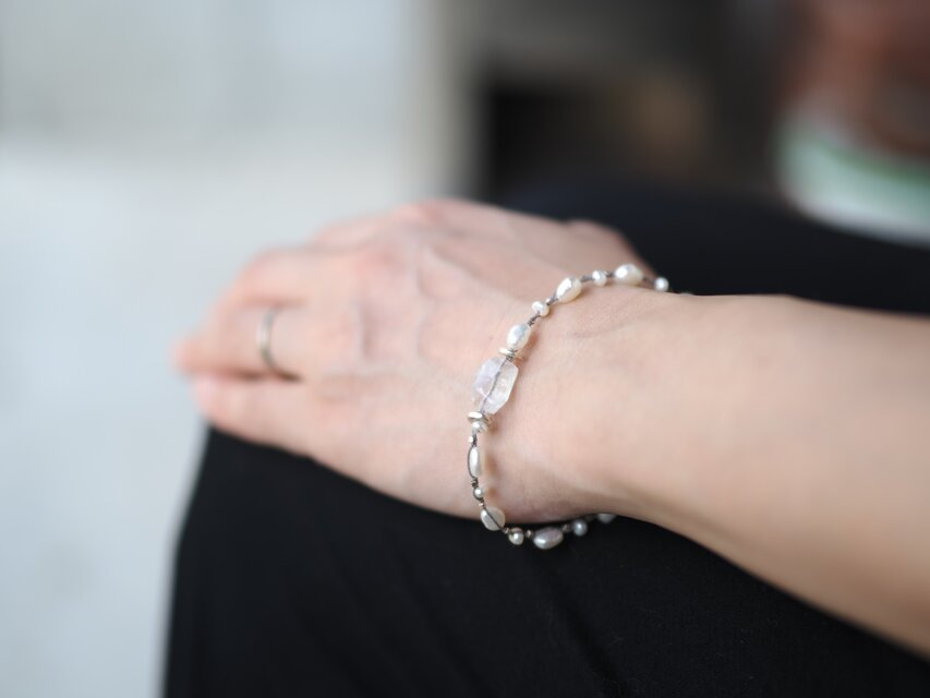 Andesine labradorite- 'pearl・silver' braid Bracelet | iichi 日々