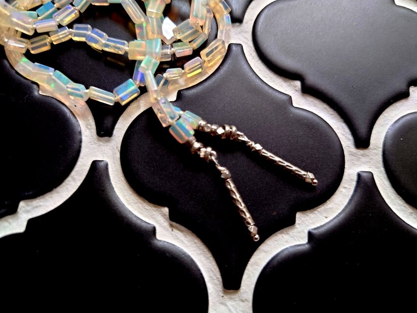 オパール（レクタングル）のミニラリエット