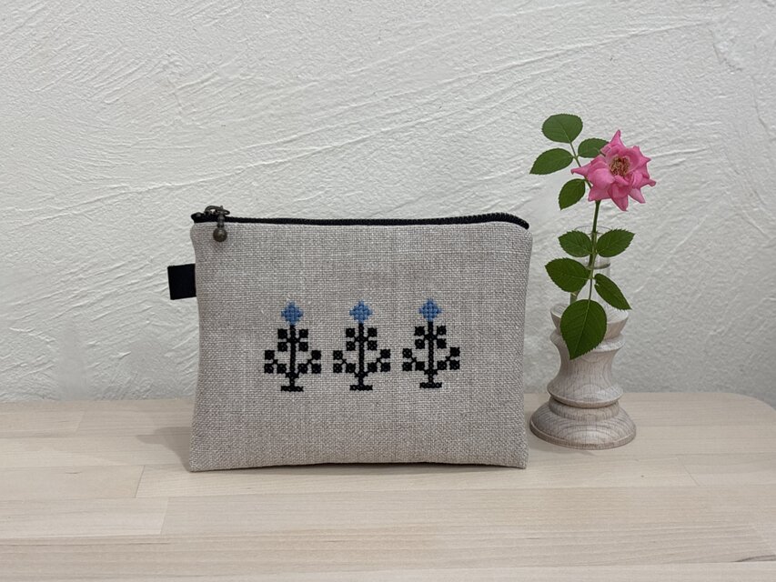 横長ポーチ　東欧花　ブルー