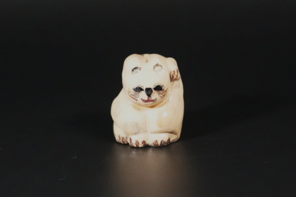 蒔絵　招き猫　白茶