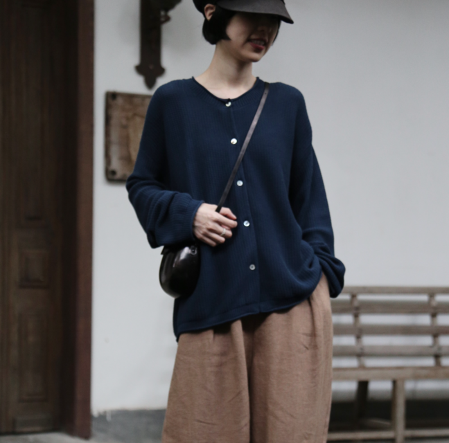 季節の移り変わりに寄り添う　コットン100％カーディガン　ニット　紺色 250917-2
