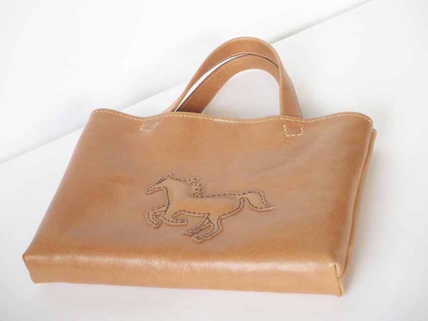 アンティーク雑貨 Horse Torei ❤️‍🩹お年玉❤️‍🩹 イタリア革の馬かけるトート（サビア・ミルク