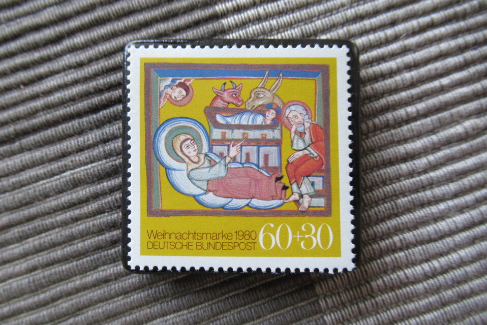 ドイツ　クリスマス切手ブローチ10579