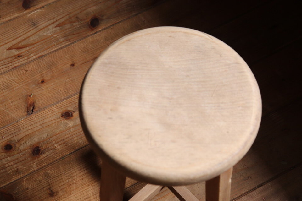 №083 木製丸イス スツール アンティーク家具 椅子 和家具 古道具