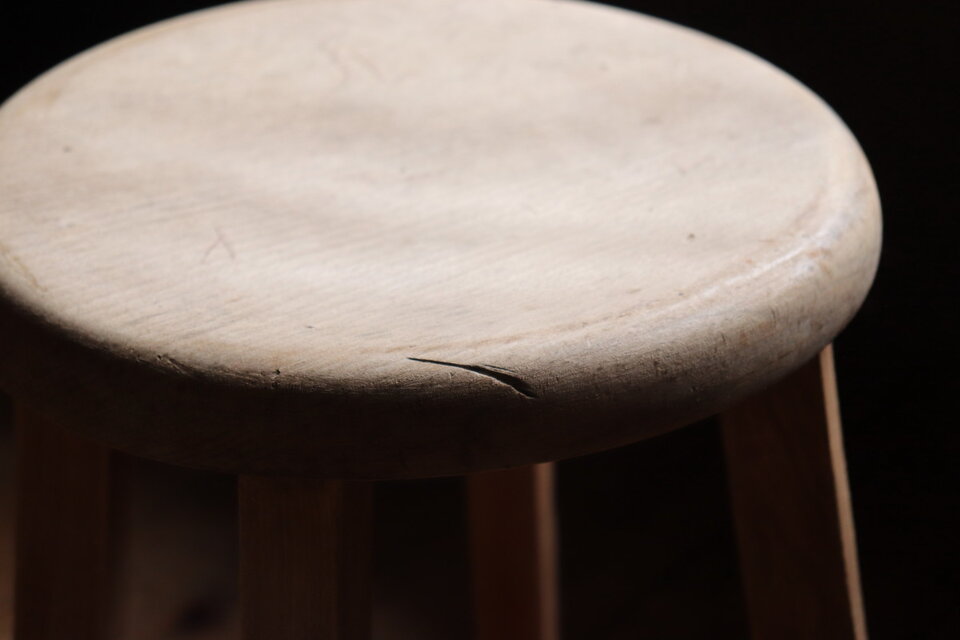 №083 木製丸イス スツール アンティーク家具 椅子 和家具 古道具