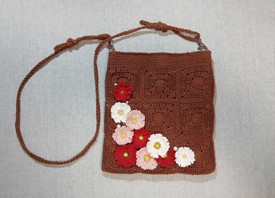 ブラウンの花咲くポシェット/コットンリネン•内布付き