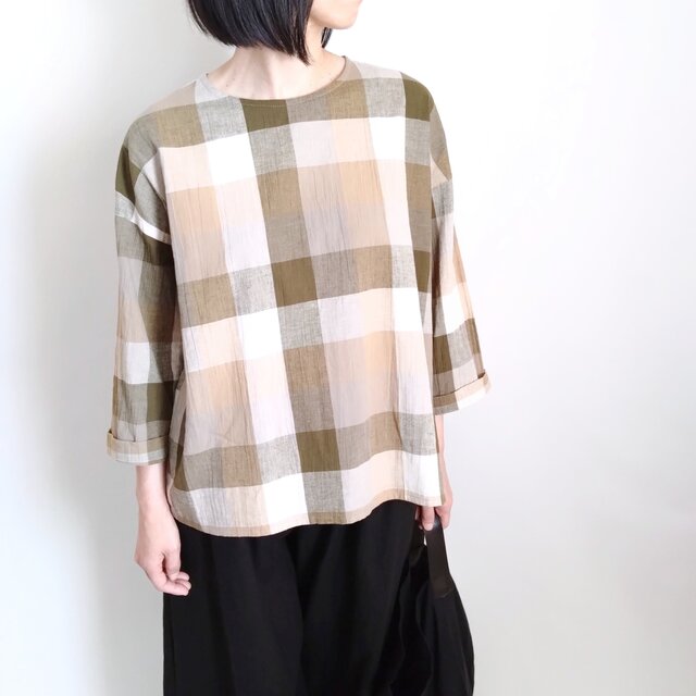 多色ブロックチェックのトップ  カーキ系