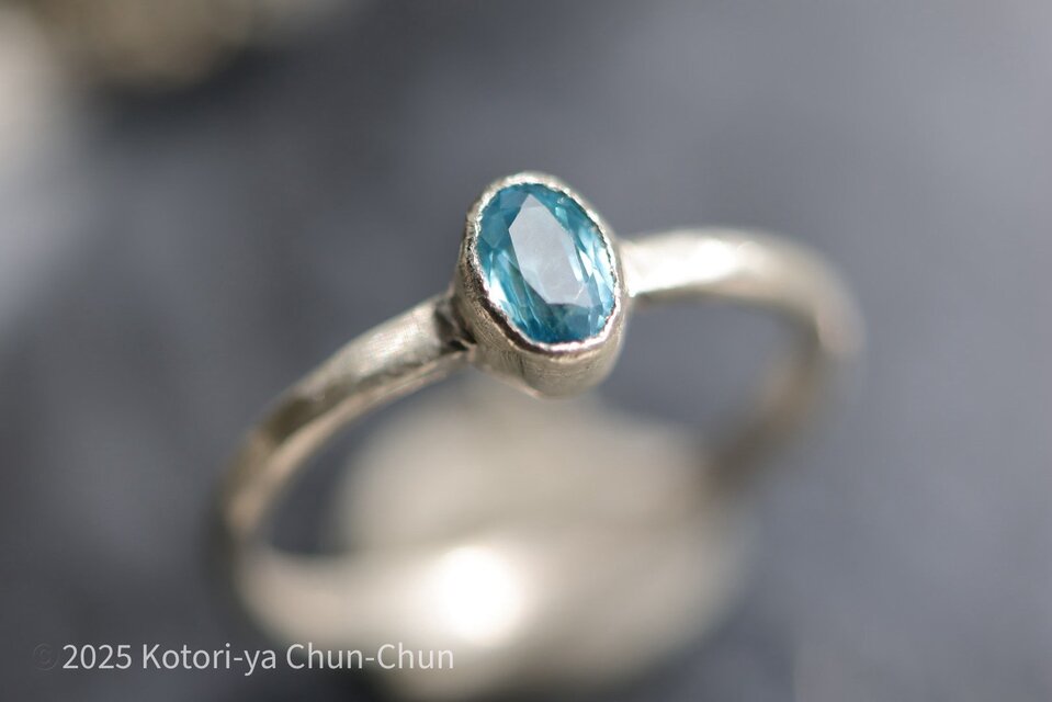 【そこらのブルトパとは別格】トシッタさんのスイスブルートパーズ・シルバーリング【スイすん】