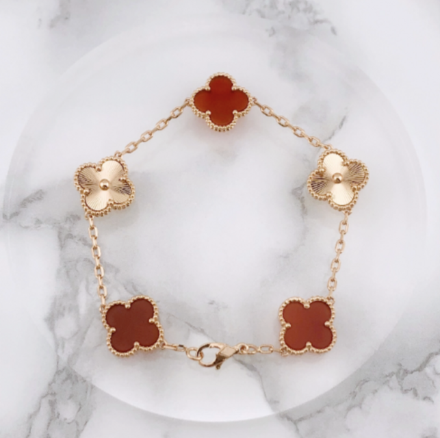 幸せのクローバー【高品質！送料無料！当日発送】ゴールド　ブレスレット　