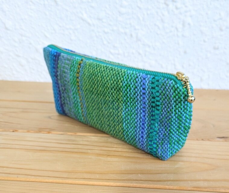 手織りポーチ、横長、大きい　グリーン(綿とシルク)