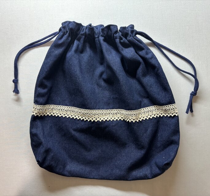 大きな巾着袋【紺デニム×生成レース2.5cm】38×38cm