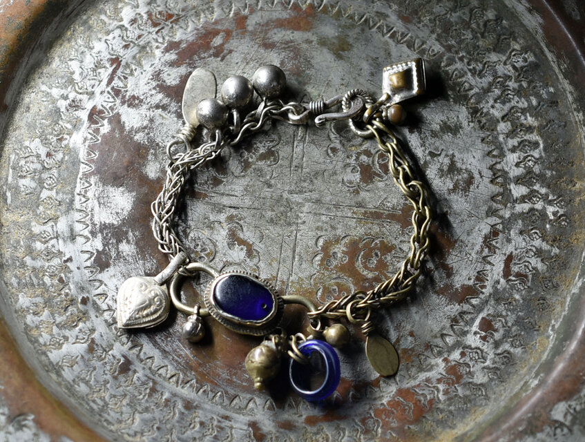 多彩oldアフガンメタルとチェーン、ブルードゴンドーナツ、民族鈴のメタルブレス