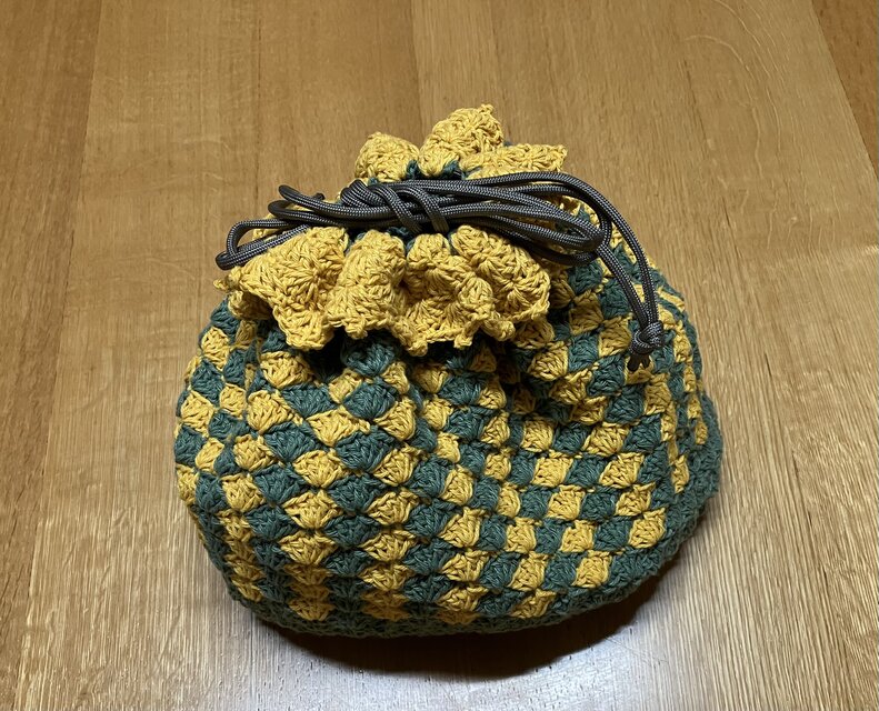 松編み巾着(手編み)