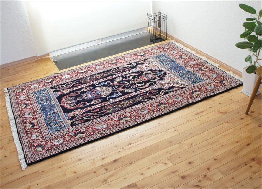 ペルシャ絨毯 カシャン産 220×140cm 黒色 糸杉柄 メフラブ 伝統工芸品