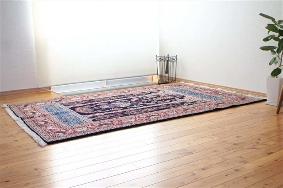 ペルシャ絨毯 カシャン産 220×140cm 黒色 糸杉柄 メフラブ 伝統工芸品