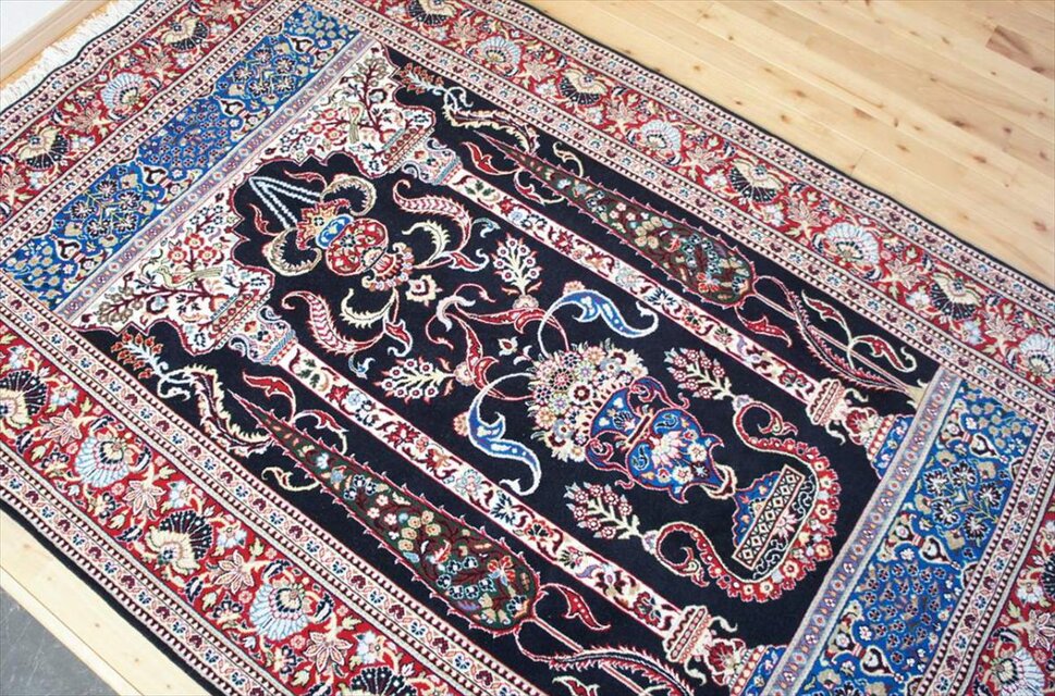 ペルシャ絨毯 カシャン産 220×140cm 黒色 糸杉柄 メフラブ 伝統工芸品