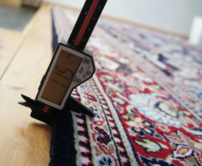 ペルシャ絨毯 カシャン産 220×140cm 黒色 糸杉柄 メフラブ 伝統工芸品