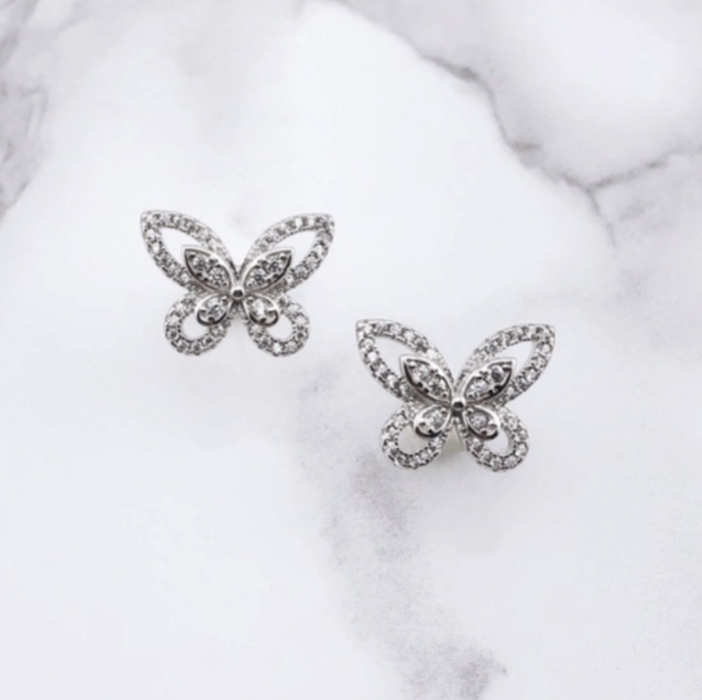 幸せのパピヨン【高品質！送料無料！当日配送！】ミニピアス