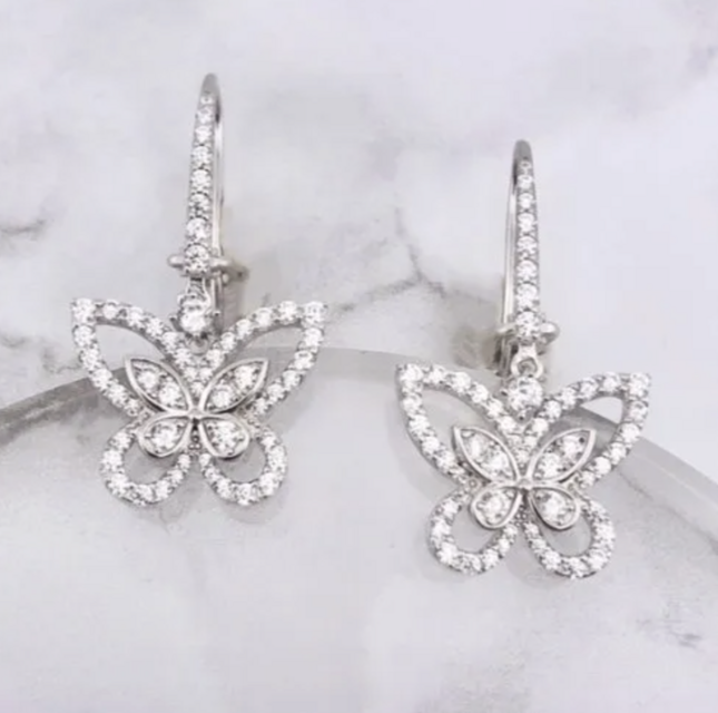 幸せのパピヨン【高品質！送料無料！当日配送！】モアサナイト　揺れるピアス　蝶　バタフライ