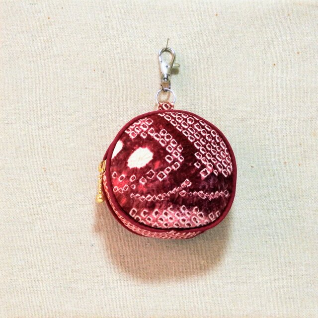 着物リメイク　ちっちゃなまあるいポーチ