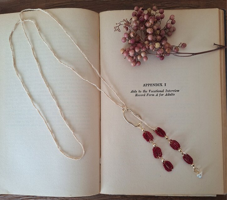 深紅の連珠ラリエット