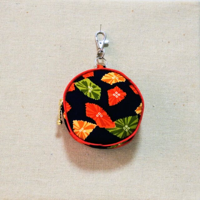 着物リメイク　ちっちゃなまあるいポーチ