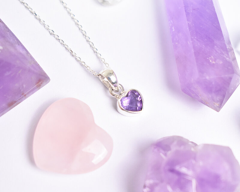 小さなハートのアメジストシルバーネックレス　シルバー925　天然石　ネックレス　アメシスト