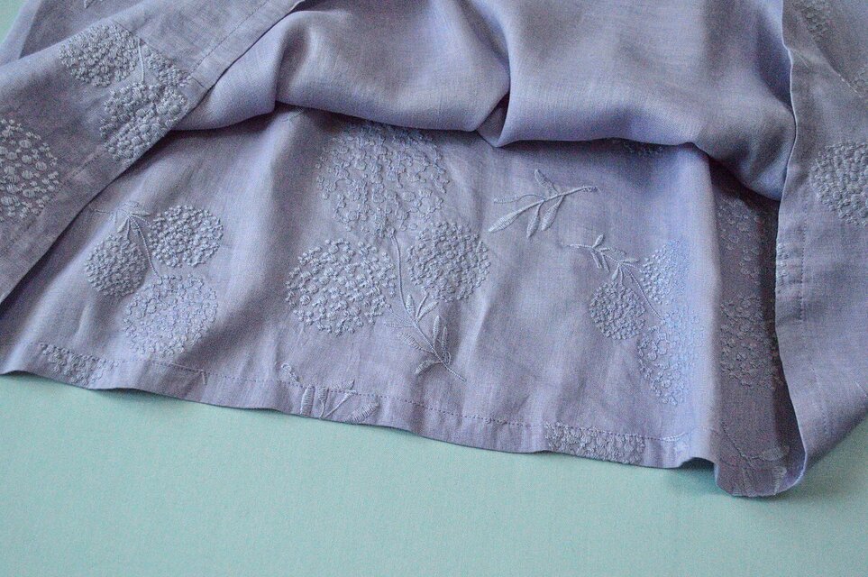 リネン100％総刺繍生地+ピンタック仕様無地シンプルな大人可愛い