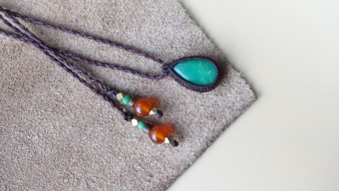 クリソプレーズシンプルマクラメネックレス | iichi 日々の暮らしを