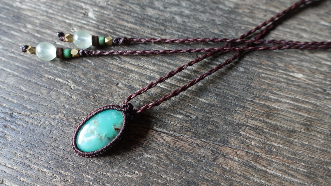 クリソプレーズシンプルマクラメネックレス | iichi 日々の暮らしを