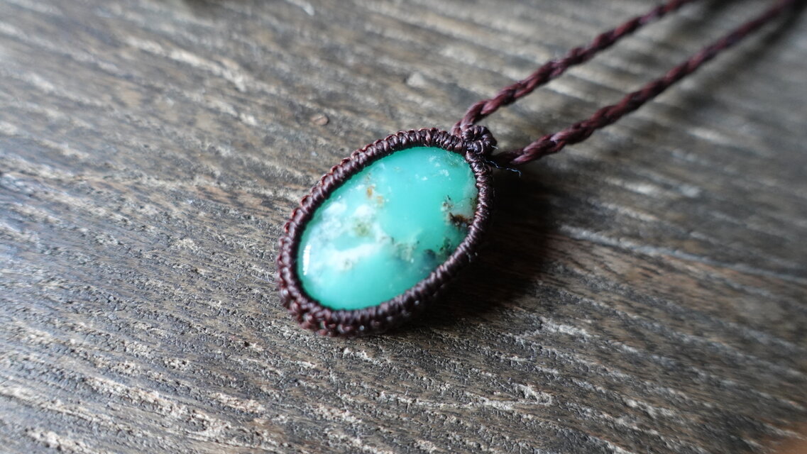 クリソプレーズシンプルマクラメネックレス | iichi 日々の暮らしを