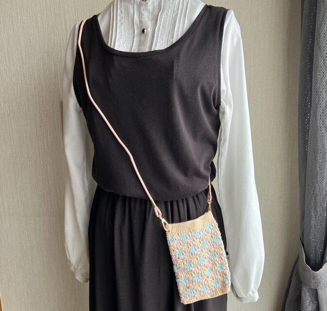 スマホショルダー(手編み) | iichi 日々の暮らしを心地よくする