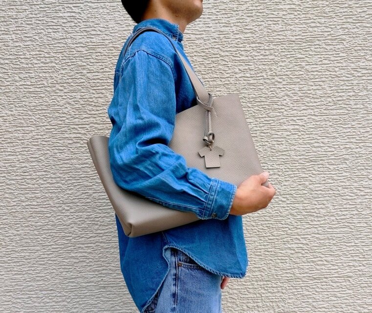 姫路レザー】A4がしっかり入るノーブルトートバッグ（手縫い/シンプル