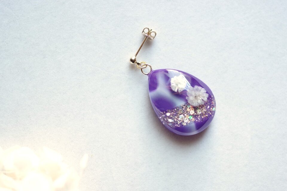 レジンアート　ドロップピアス〈深き夜〉