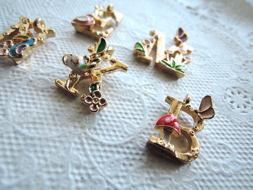 アルファベットチャーム♡（ゴールド)15個で580円 アルファベット