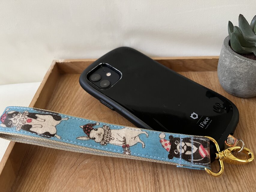 ラミネートハンドストラップ　サーカスアニマル　スマホ