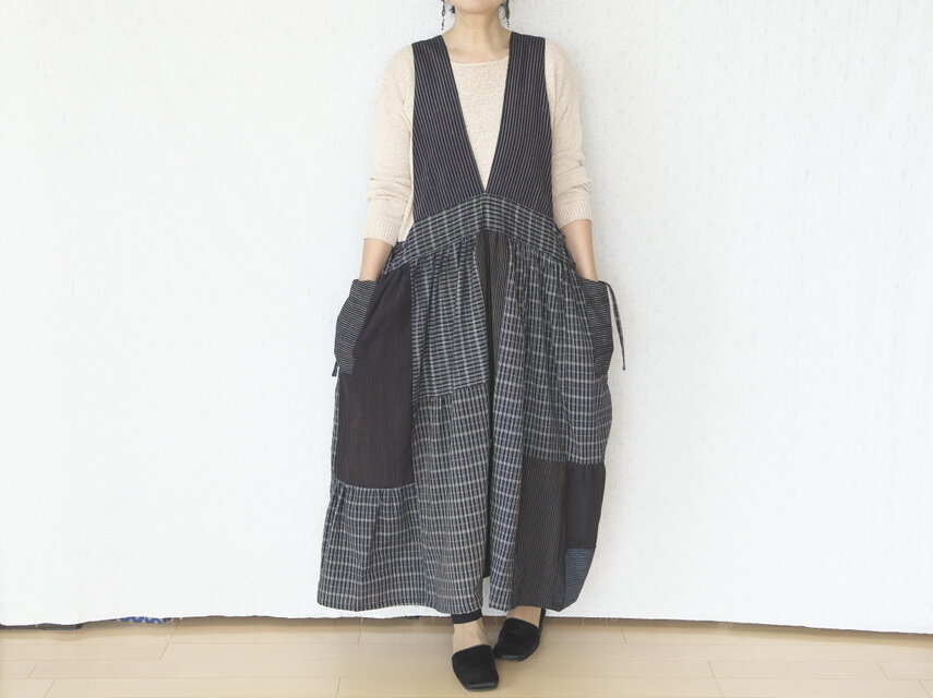 古布のVネック吊りスカート