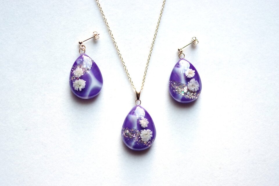 レジンアート ドロップペンダント〈深き夜〉 | iichi 日々の