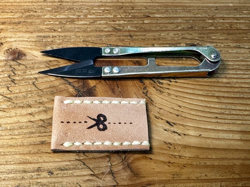 本革★糸切りばさみ　ばさみ　糸切バサミ　カバー　ケース★ハンドメイド