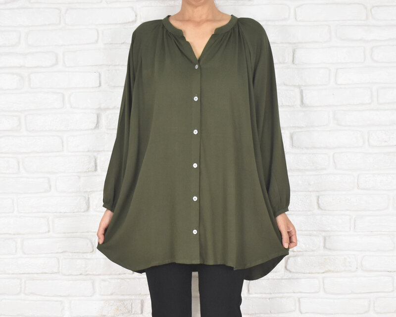 秋色　深みのあるおしゃれなグリーンカラー 長袖スキッパーボタンシャツ