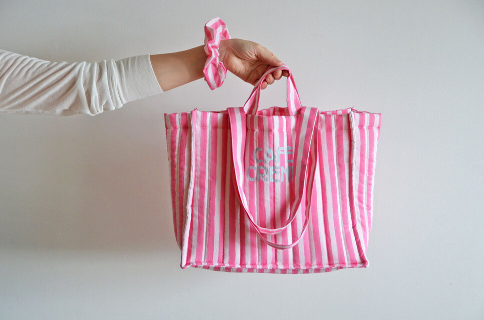 新作！2点限定！キルティングトートバッグ　ハンドブロックプリント　シュシュ付き♪ rosé（ロゼ）インド綿