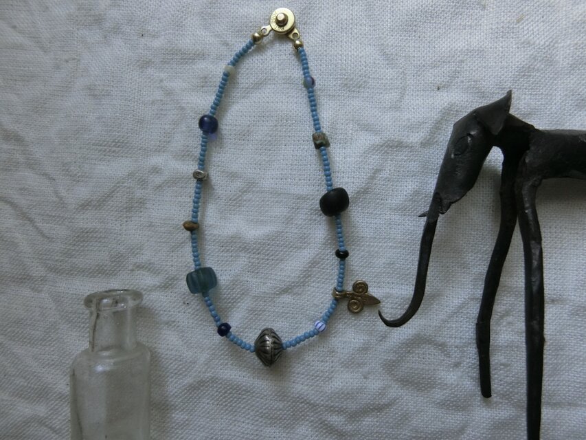 ＊happy sale＊古のブレス@ヴェネチアのシードビーズ＋あちらこちらのいろんなビーズ、インドのチャーム、カレンシルバーなど