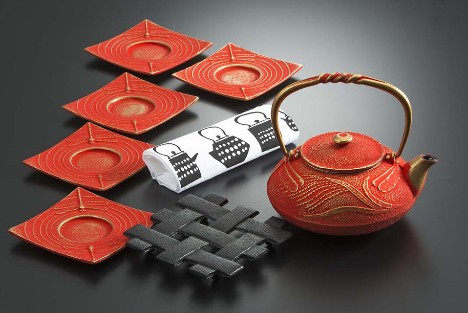 【お取り寄せ】南部鉄器 ティーポット 急須 ギフトセット 蜻蛉 金/赤 日本製