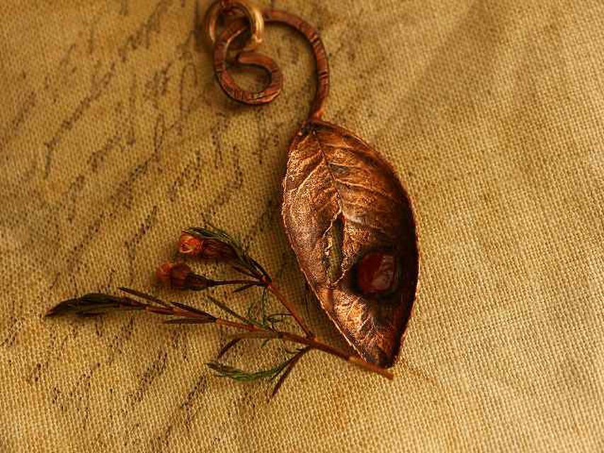 病葉＊コッパー＊葉＊原石＊カーネリアン＊真鍮ネックレス＊E-2