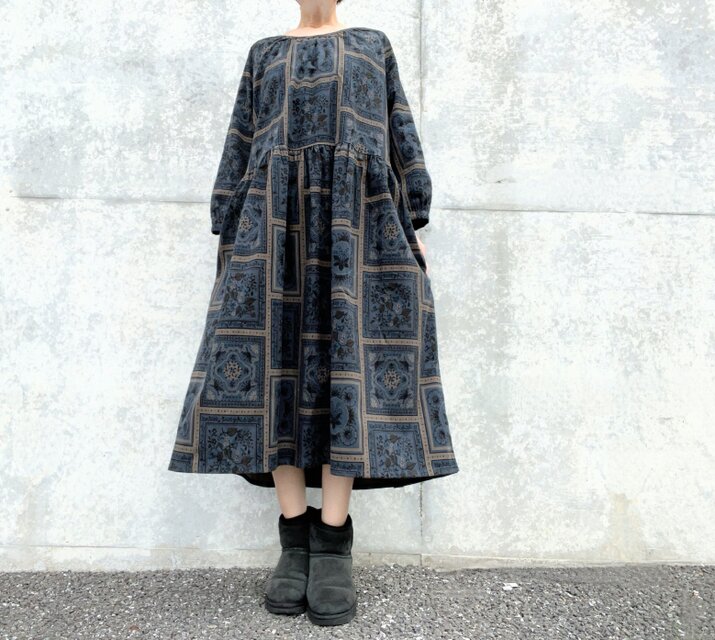 すずらん草花柄＊大人のナチュラル長袖ワンピース＊ヴィンテージハンカチコーデュロイ＊ポケット付＊綿100％＊アッシュネイビー