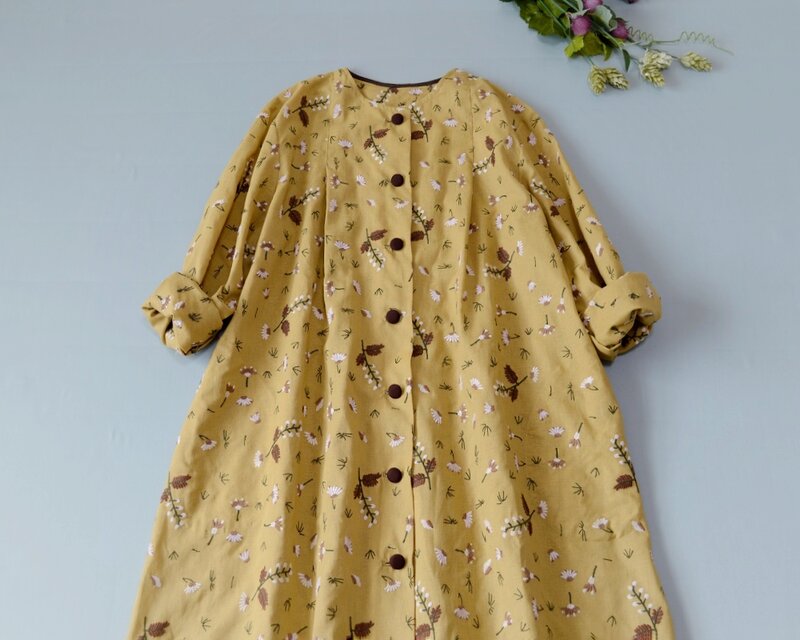 総刺繡クルミ釦、ポケット付き大人可愛い長袖ワンピコート♪