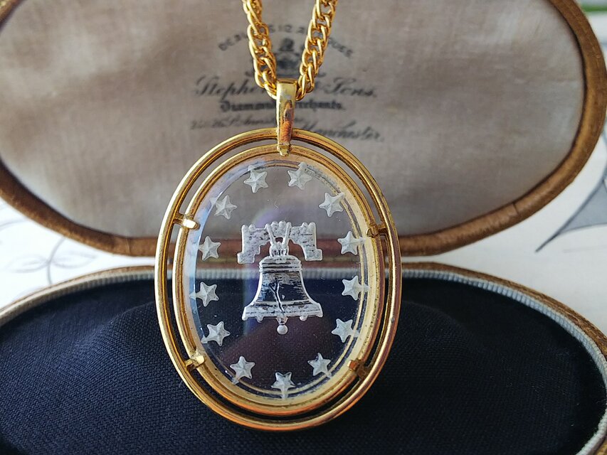 ヴィンテージ　Liberty Bell インタリオ／13個の星　ネックレス